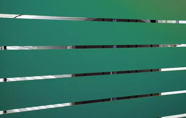 mit Trespa®-Leisten, waagerecht