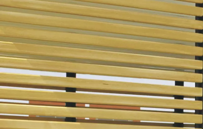 Holzbelattung Fichte, waagerecht, lasiert in Eiche rustikal