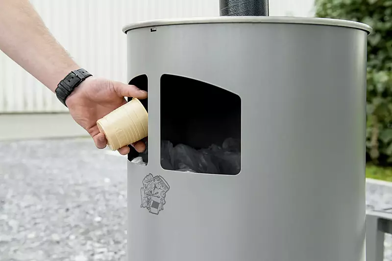 Detail: Einwurföffnungen