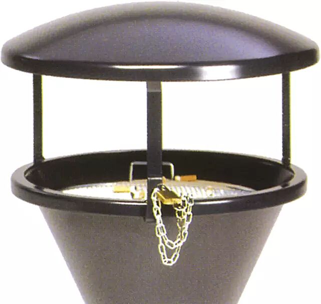 Schutzdach mit Kette und Vorhängeschloss