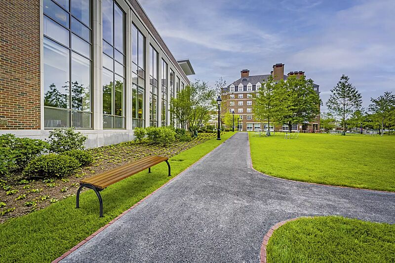 Sitzbank SAN REMO NEW ohne Rückenlehne, mit Fichtenholzbelattung, Stahlteile in RAL 9011 graphitschwarz