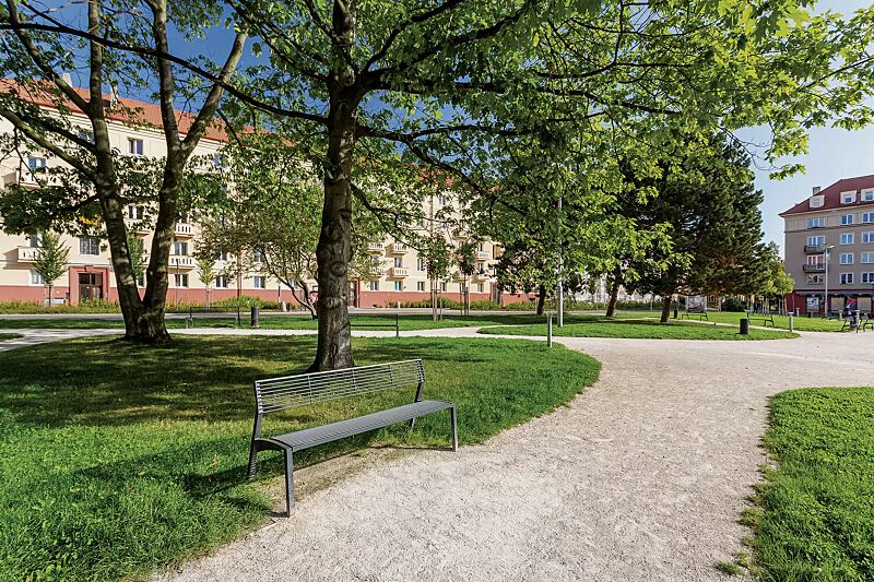 Sitzbank VERA mit Rückenlehne, in RAL 7016 anthrazitgrau