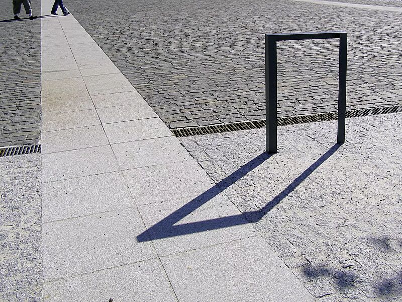 Anlehnbügel LOTLIMIT in RAL 9005 tiefschwarz