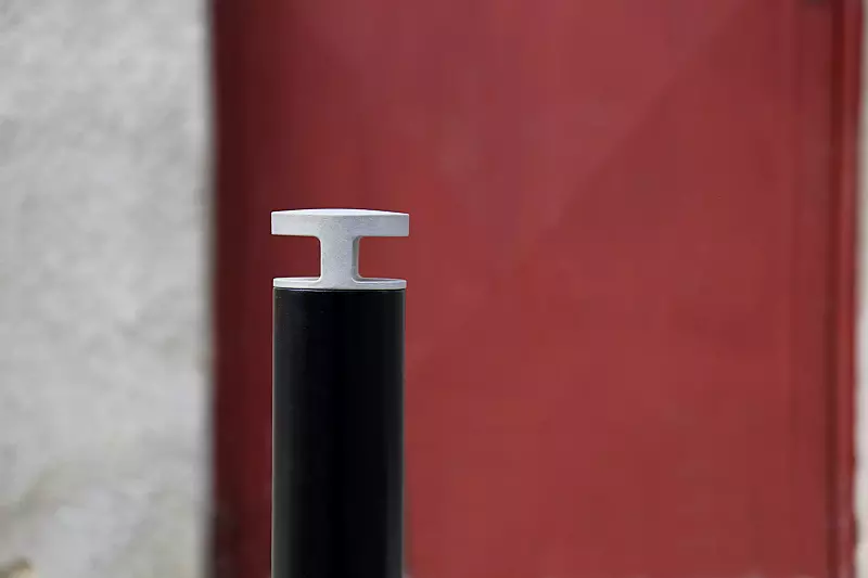 Detail: Kopf in RAL 9006 weißaluminium