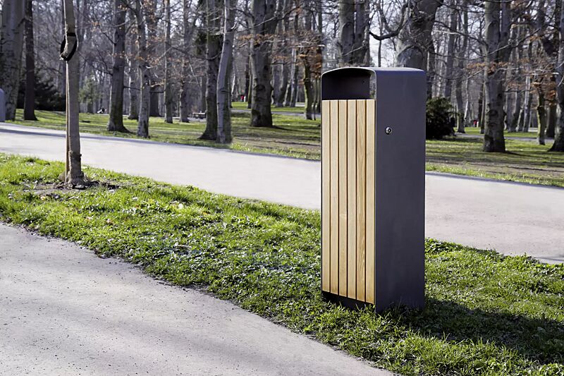 Abfallbehälter PRAX, Korpus: Robinienholzbelattung, Stahlteile in RAL 7016 anthrazitgrau