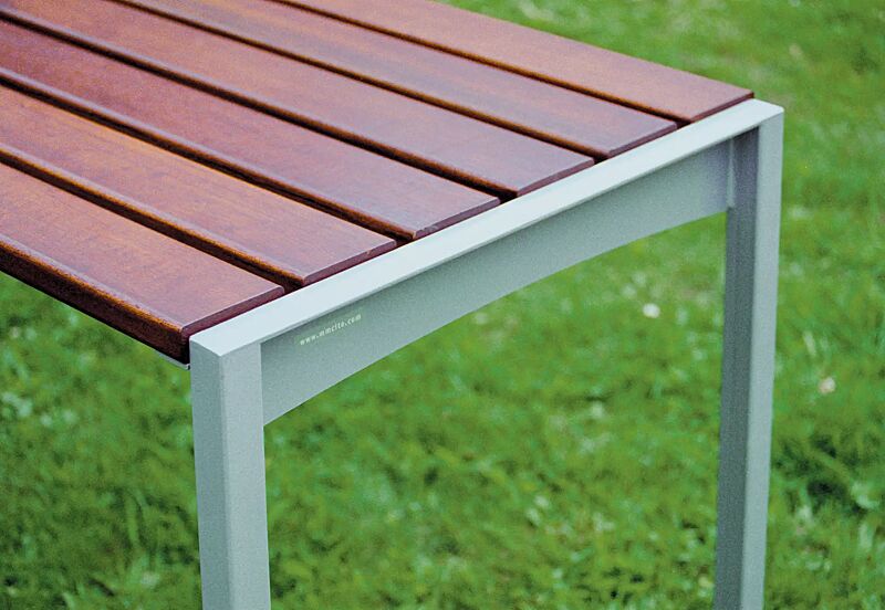 Detail: Tischfläche, Jatobaholzbelattung