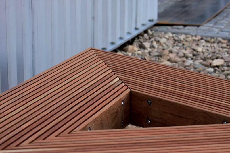 Dreieckbank WOODY ohne Rückenlehne, mit Jatobaholzbelattung