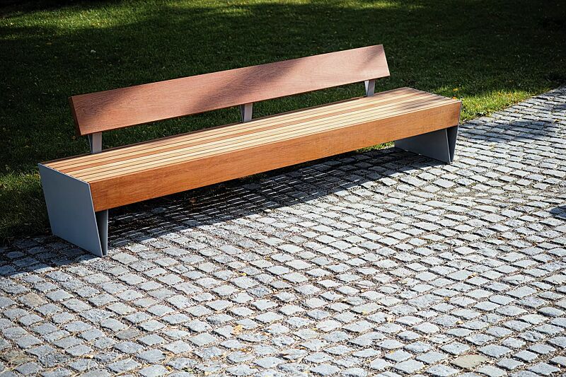 Sitzbank BLOCQ mit Rückenlehne, mit Jatobaholzbelattung, Stahlteile in RAL 9007 graualuminium