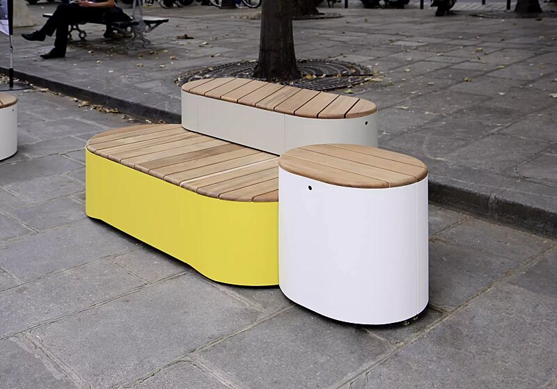 Sitzpodest URBAN ISLANDS, Kombination 1, mit Jatobaholzbelattung, Stahlteile in RAL 1021 rapsgelb, RAL 9006 weißaluminium und RAL 9010 reinweiß