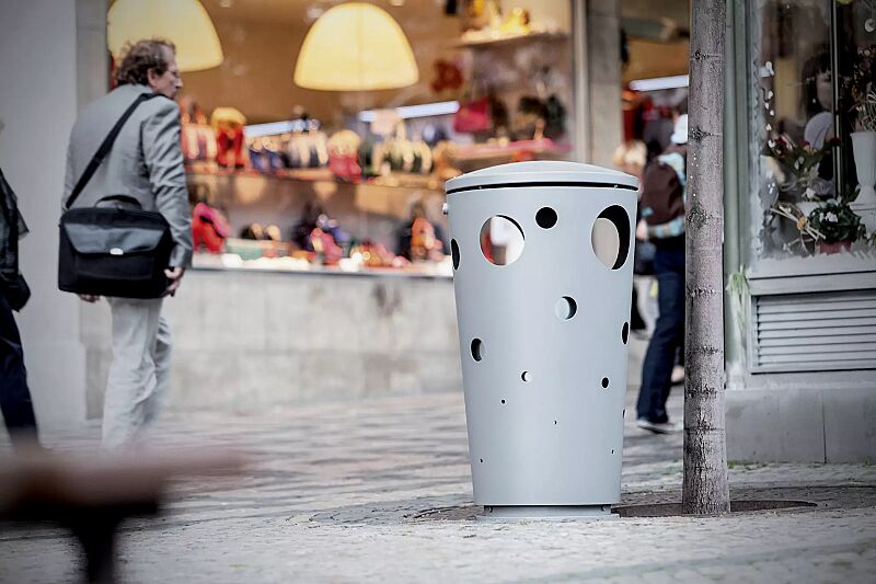 Abfallbehälter SWISSBIN zum freien Aufstellen, in RAL 9006 weißaluminium