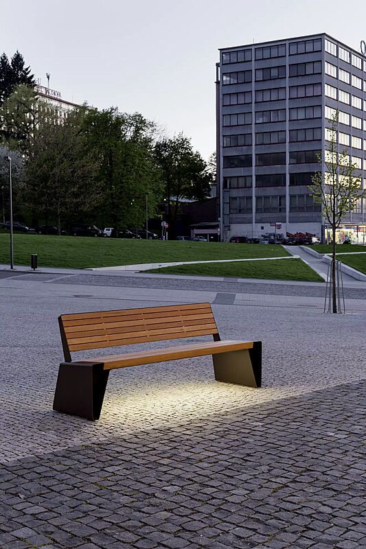 Sitzbank RADIUM mit Rückenlehne, mit Jatobaholzbelattung, Stahlteile in 7016 anthrazitgrau, mit LED-Beleuchtung (Zubehör)