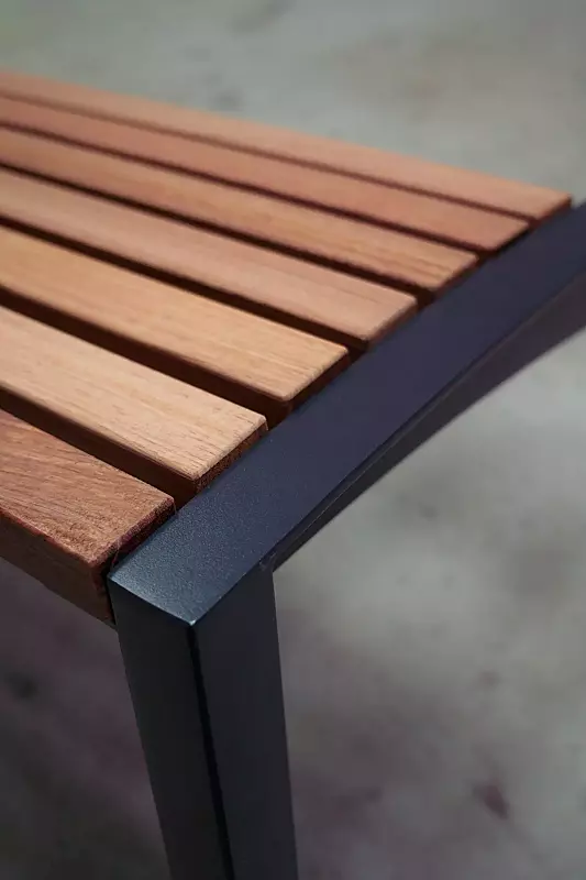 Detail: schmale Holzlatten