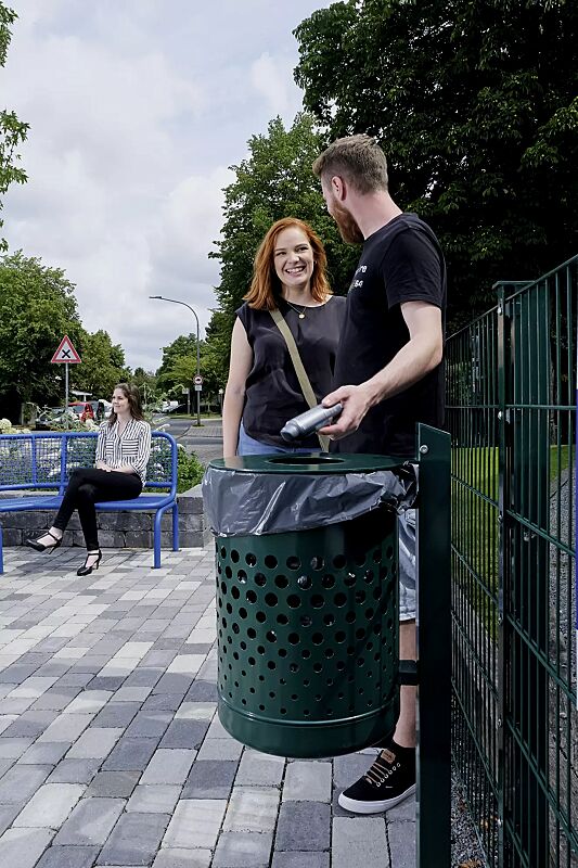 Abfallbehälter KÖLN ohne Ascher, 35 Liter, mit Lochoptik, zum Einbetonieren, in RAL 6005 moosgrün