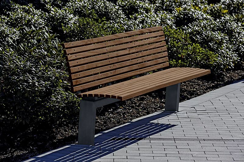 Sitzbank FJORDPARK mit Rückenlehne, Stahlteile in RAL 7016 anthrazitgrau