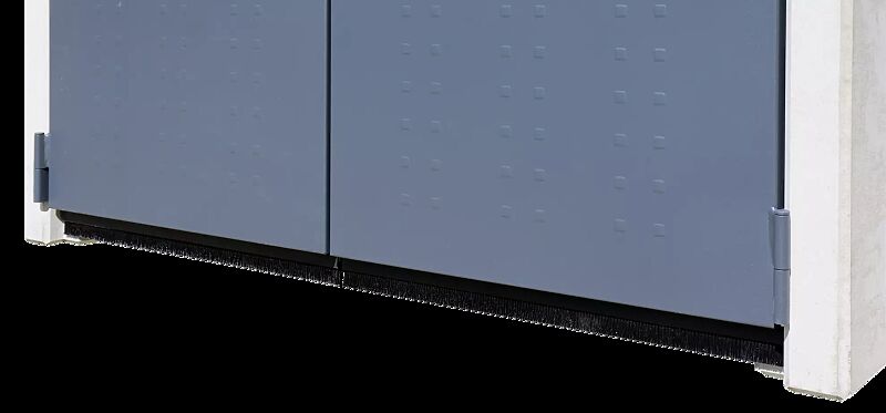 Detail: einstellbares Bodenabschlussblech gegen Nagetiere zum Erhalt der Hygiene