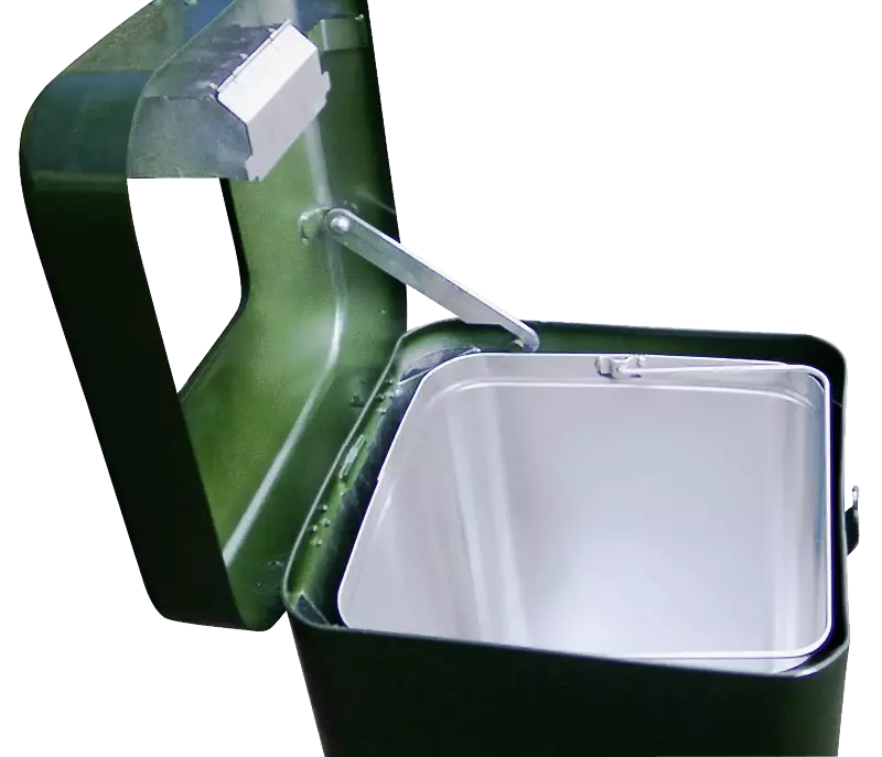 Detail: Abfallbehälter geöffnet