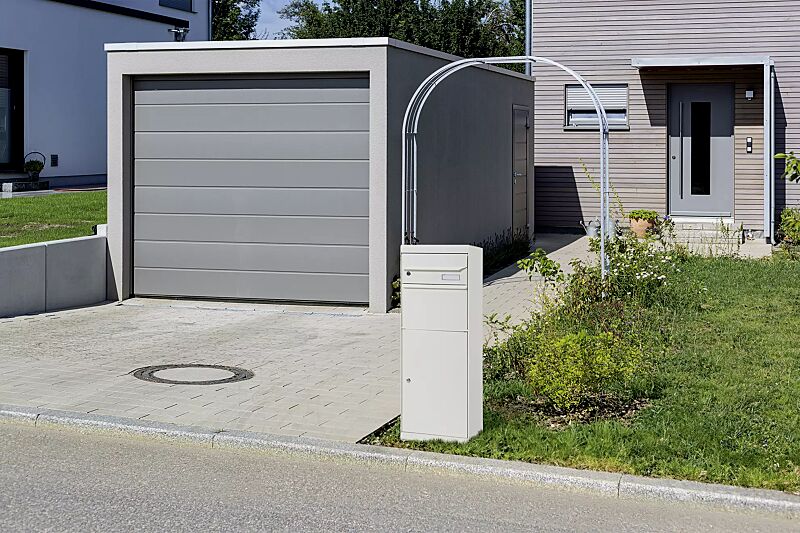 Brief- und Paketkasten VATAN in reinweiß semimatt