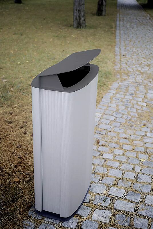 Abfallbehälter MAXIMINIUM, Stahlteile in RAL 9007 graualuminium und RAL 7016 anthrazitgrau