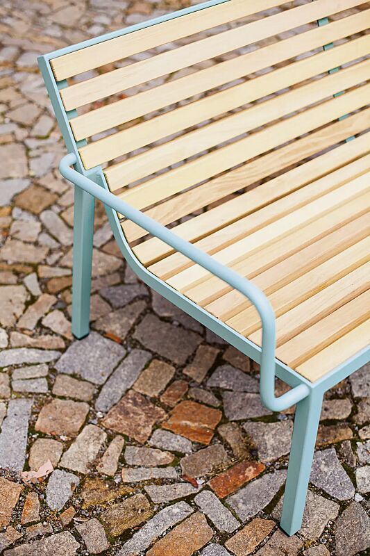 Detail: Robinienholzbelattung