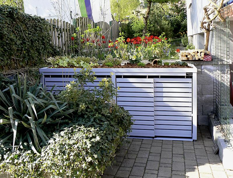 Müllbehälter-Vierfachschrank STYLEOUT® LINIS mit Pflanzdach, Aluminiumkonstruktion und Schiebetüren in RAL 9006 weißaluminium