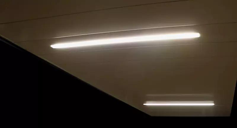 Deckenverkleidung mit LED
