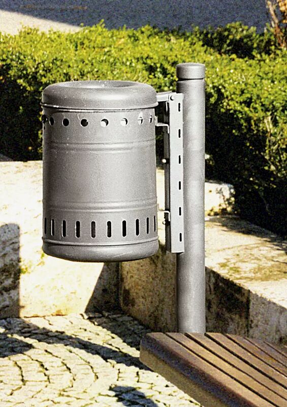 Abfallbehälter mit Poller BOULEVARD 83 aus Stahl
