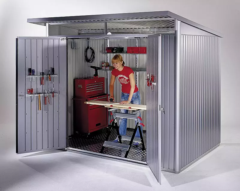 Gerätehaus AVANTGARDE®, Modell 2, in silber-metallic, mit Doppelflügeltür, Aluminium-Bodenrahmen und -Bodenplatte