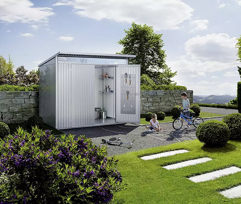 Gerätehaus AVANTGARDE®ECO, Größe A5, silber-metallic, mit Aluminium-Bodenrahmen und -Bodenplatte, Werkzeughalter in Tür, Regalböden-Set, mit Doppelflügeltür