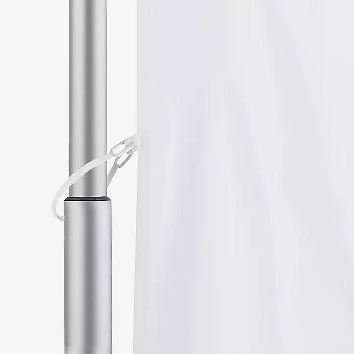 Detail: Fahnentuchbefestigung