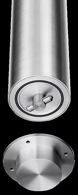 Poller in Bodenhülse einsetzen