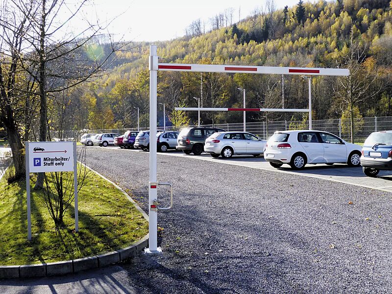 Höhenbegrenzungssperre RAUMO, drehbar, mit beweglicher Barriere, Sperrbreite 3,00 m