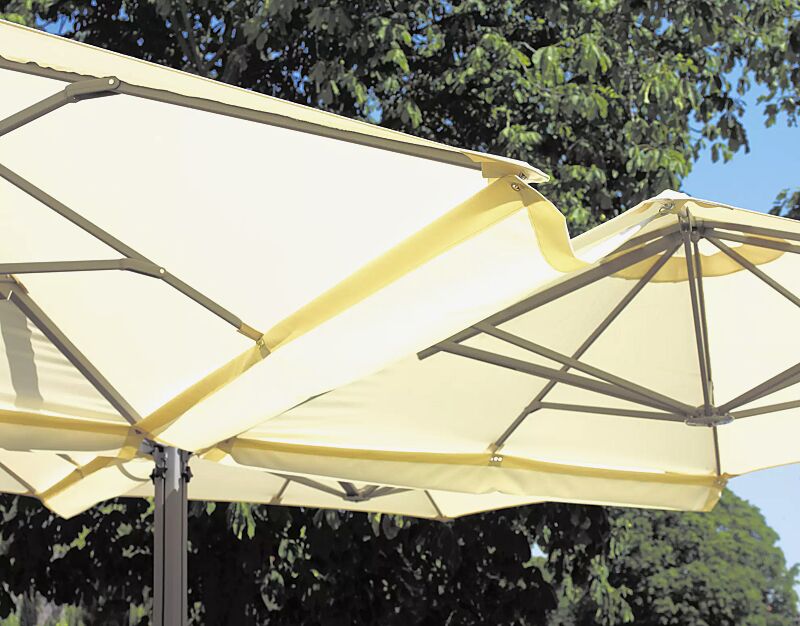 Regenrinne mit Reißverschluss verbindet einfach mehrere Schirme