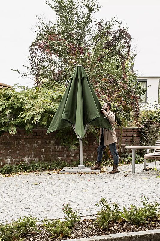 Freiarmschirm SINGLE POLE, quadratisch, zum freien Aufstellen, Fliesen bauseits, in olive green