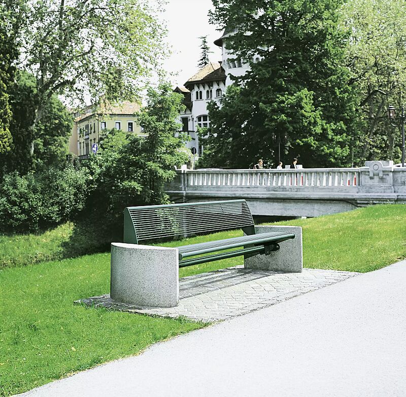 Sitzbank TAURUS mit Rückenlehne, Stahlteile in RAL 6005 moosgrün