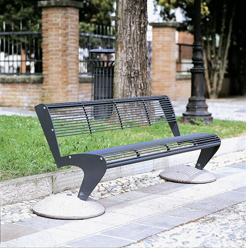 Sitzbank ALBATROS mit Rückenlehne und Füßen aus Beton, in RAL 7016 anthrazitgrau