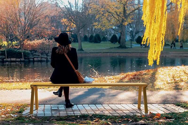 Sitzbank NOALE ohne Rückenlehne, in RAL 1028 melonengelb