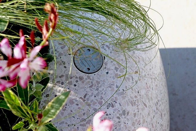 Detail: Beton geschliffen, in Granitoptik weiß