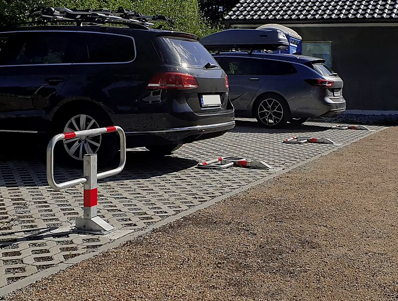 Parkbügel SERRES zum Einbetonieren, mit Reflexstreifen, feuerverzinkt