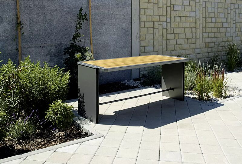 Tisch NATURA mit Holzbelattung, Stahlteile in RAL 7016 anthrazitgrau