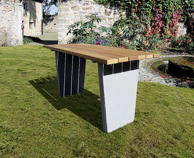 Tisch GENOVA mit Kambalaholzbelattung, lasiert