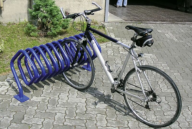 Fahrradständer QUADRA zum Aufdübeln, in RAL 5017 verkehrsblau
