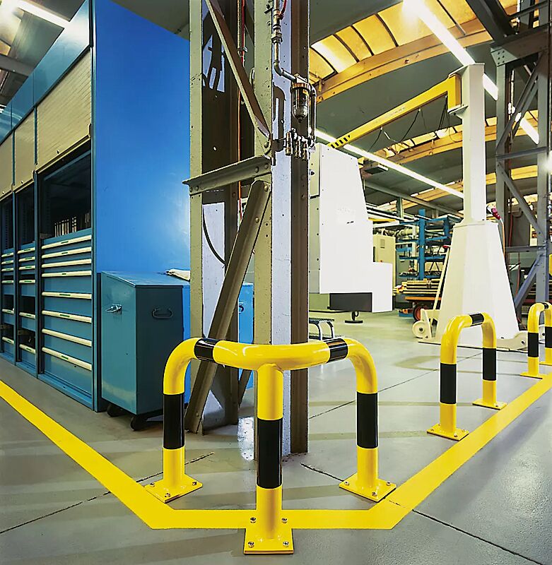 Rammschutzwinkel KEURU zum Aufdübeln, Höhe 600 mm, gelb kunststoffbeschichtet mit schwarzen Signalstreifen