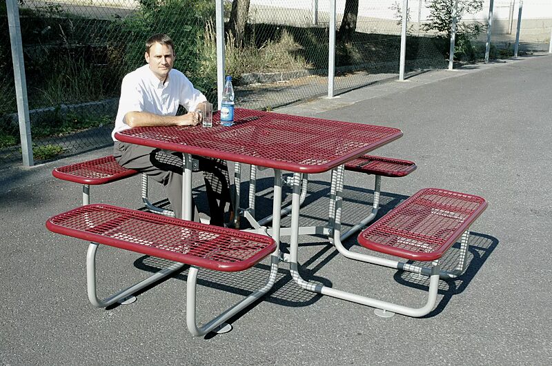 Bank-Tisch-Kombination GRADO (für Kinder), Sitz-und Tischfläche in RAL 3020 verkehrsrot, Bankgestell in RAL 9007 graualuminium