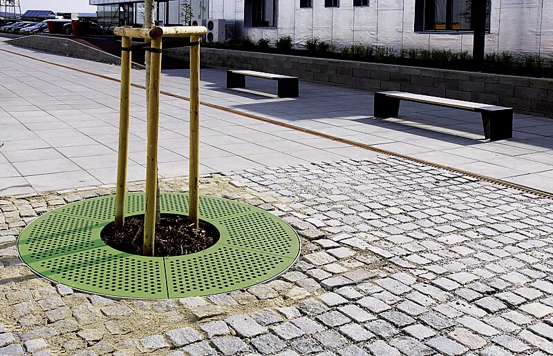 Baumschutzrost SINUS in RAL 6010 grasgrün