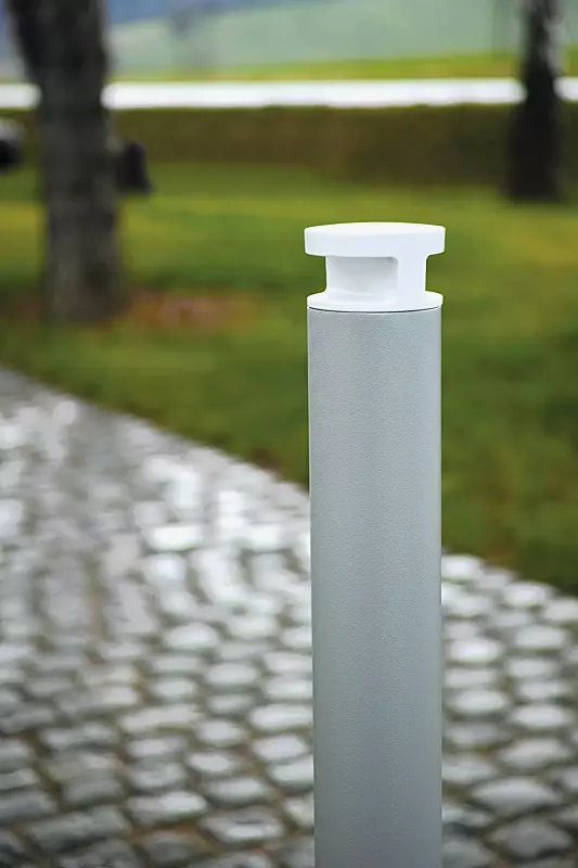 Detail: Kopf in RAL 9010 reinweiß