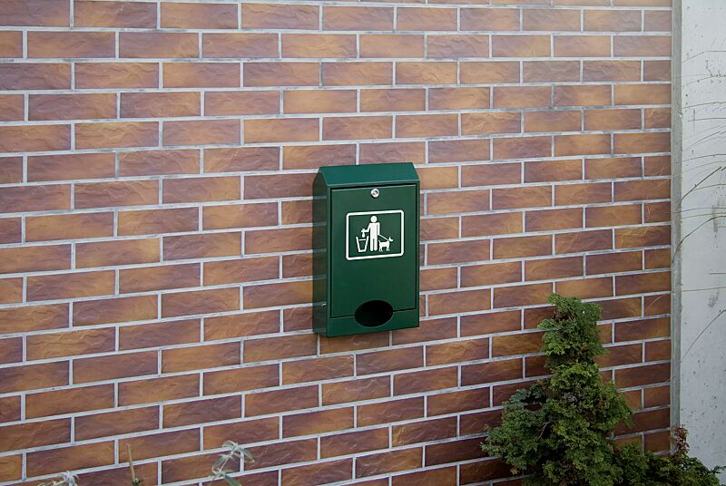 Hundekotbeutelspender COLLIE zur Wandbefestigung, in RAL 6005 moosgrün