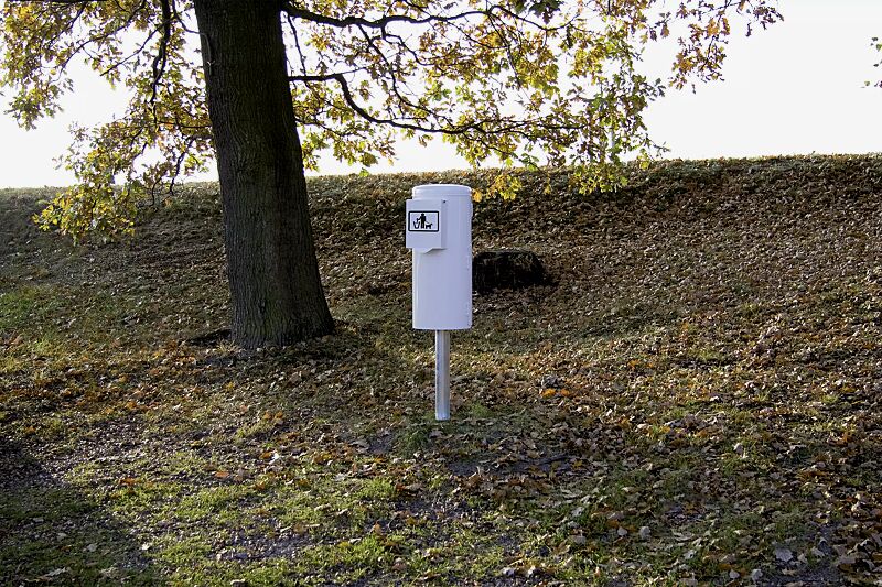 Hundetoilette DOG CLEAN, zum Einbetonieren, Korpus in RAL 9016 verkehrsweiß