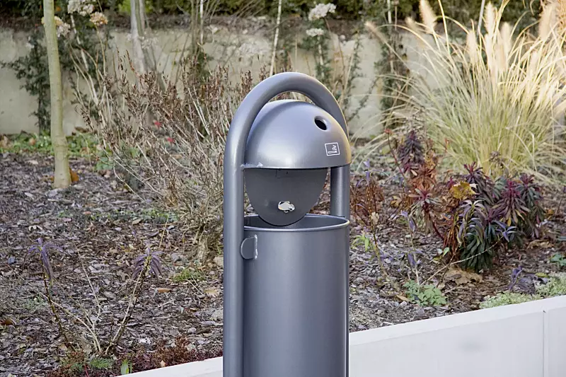 Detail: Entleerung Ascher