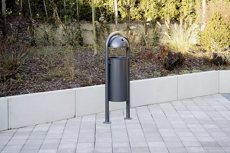 Abfallbehälter WOLVERTON mit Ascher, aus Vollblech, zum Aufdübeln, in DB 703 eisenglimmer