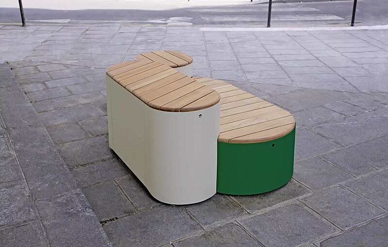 Sitzpodest URBAN ISLANDS, Kombination 1, mit Jatobaholzbelattung, Stahlteile in RAL 9006 weißaluminium und RAL 6010 grasgrün
